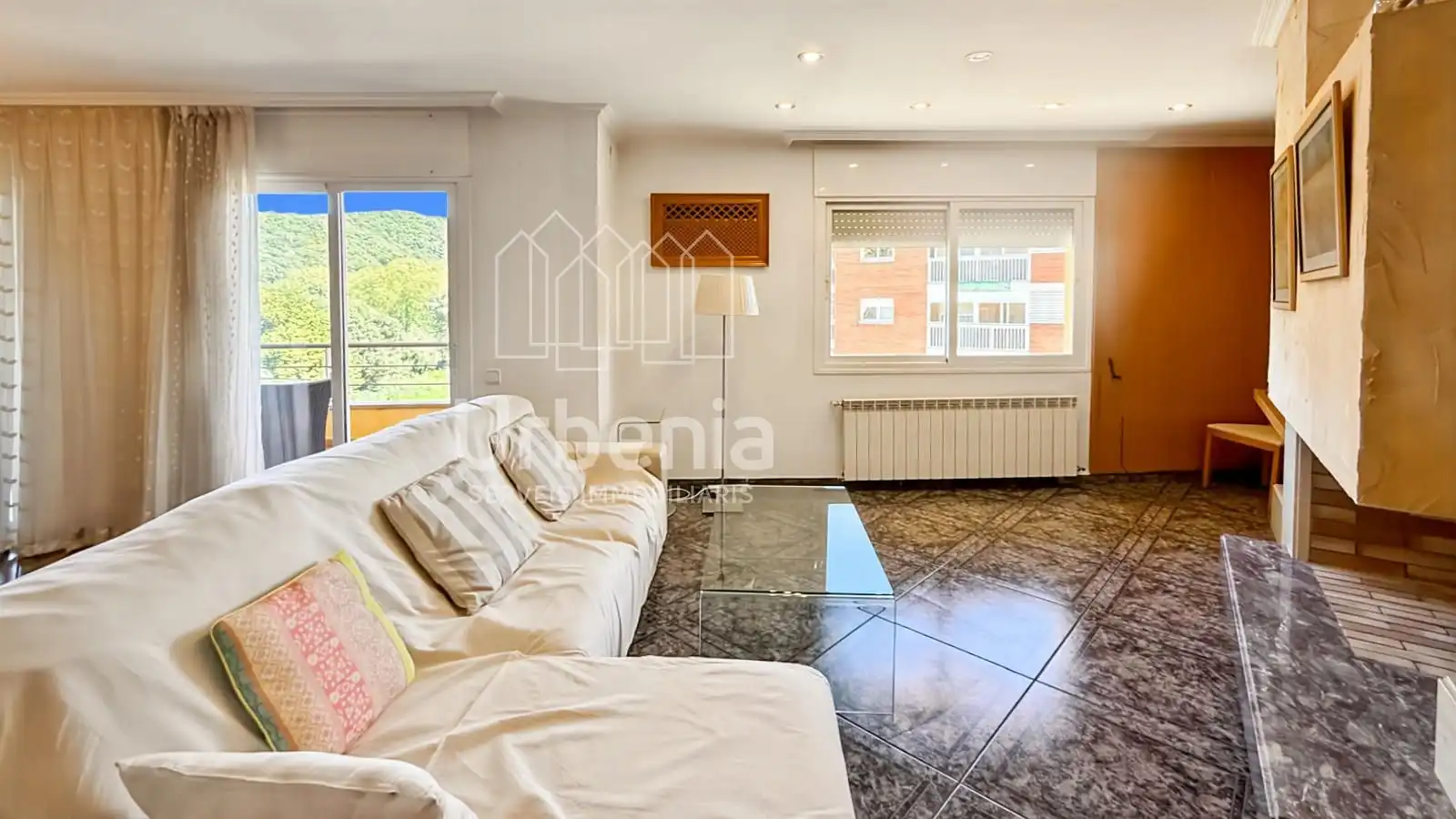 Living room of Flat for sale in Sant Cebrià de Vallalta  with Air Conditioner, Heating and Terrace
