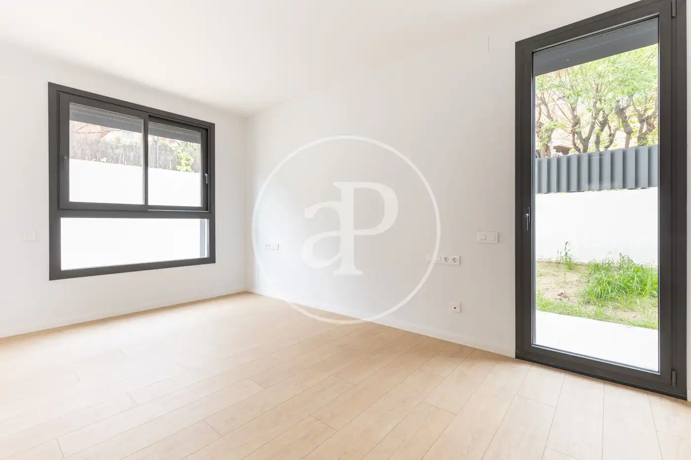 Living room of Flat for sale in Sant Cugat del Vallès  with Air Conditioner, Heating and Private garden