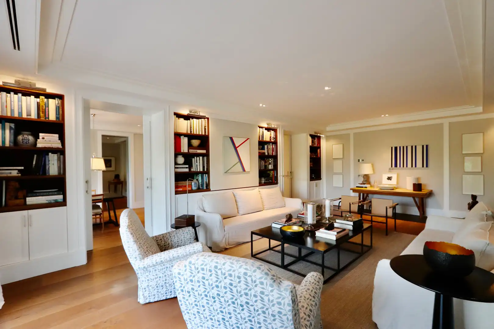 Living room of Flat for sale in Madrid  with Air Conditioner, Heating and Parquet flooring
