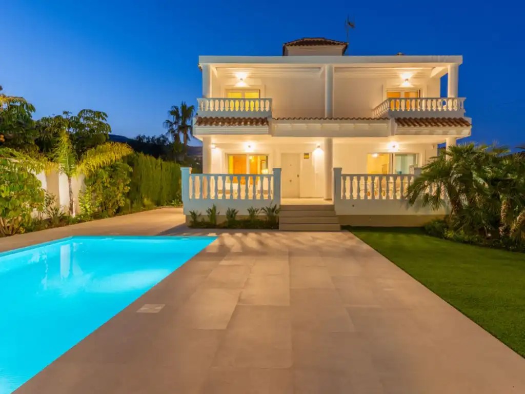 Swimming pool of Houses for sale in El Campello  with Air Conditioner, Private garden and Swimming Pool