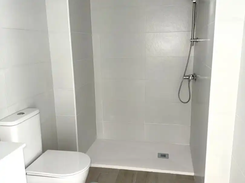Habitatge amb ascensor en venda a avenida reyes católicos 14, imagen 6