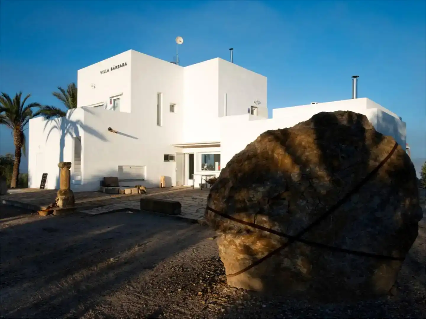 Vista exterior de Casa o xalet en venda en Peal de Becerro amb Aire condicionat, Jardí privat i Parquet