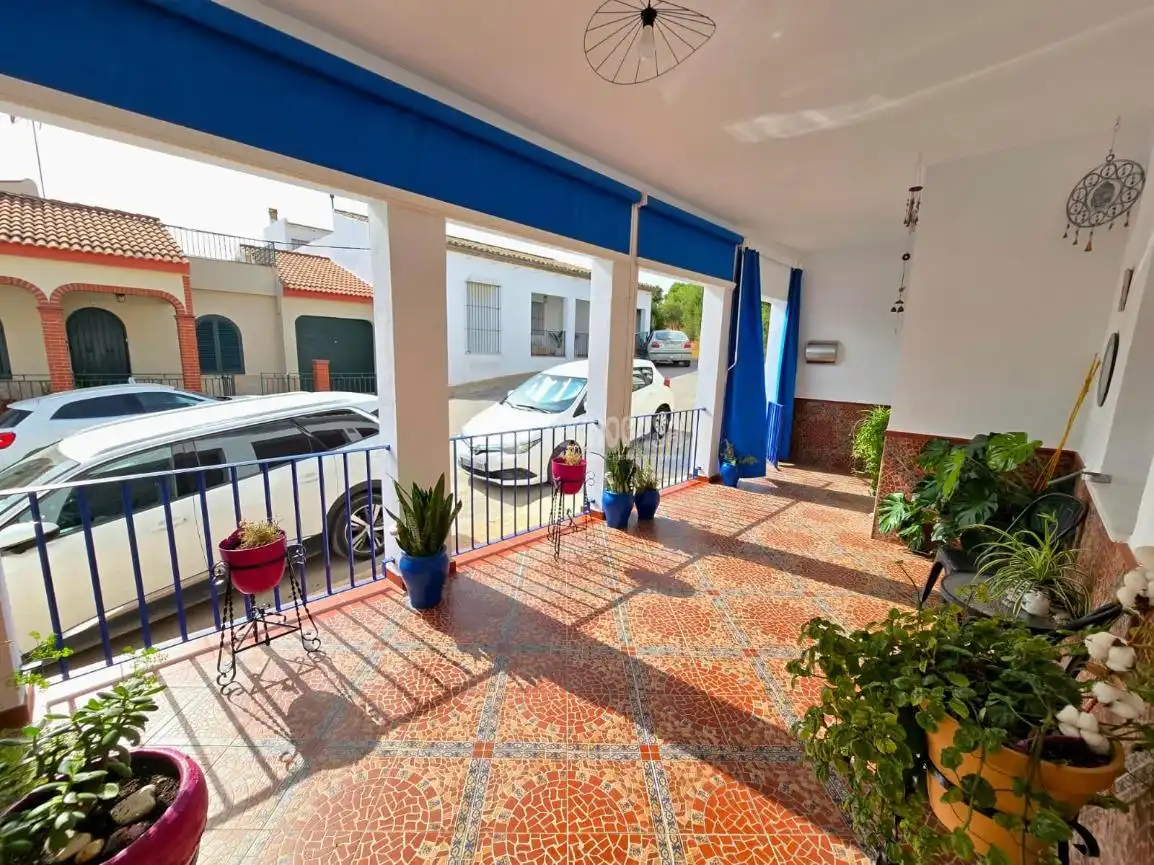 Vista exterior de Casa adosada en venta en Montellano con Aire acondicionado