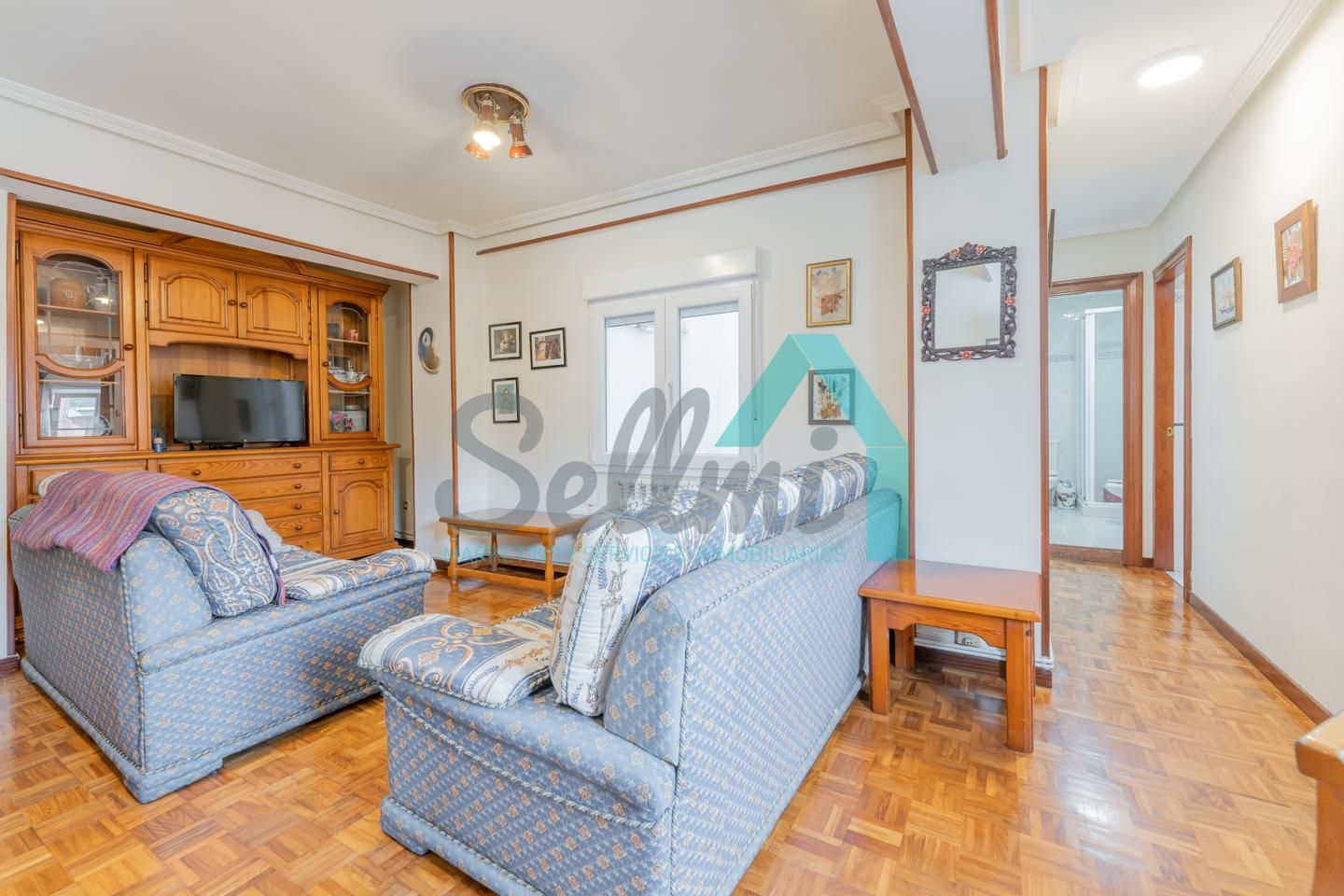 Living room of Flat for sale in Oviedo   with Heating and Parquet flooring