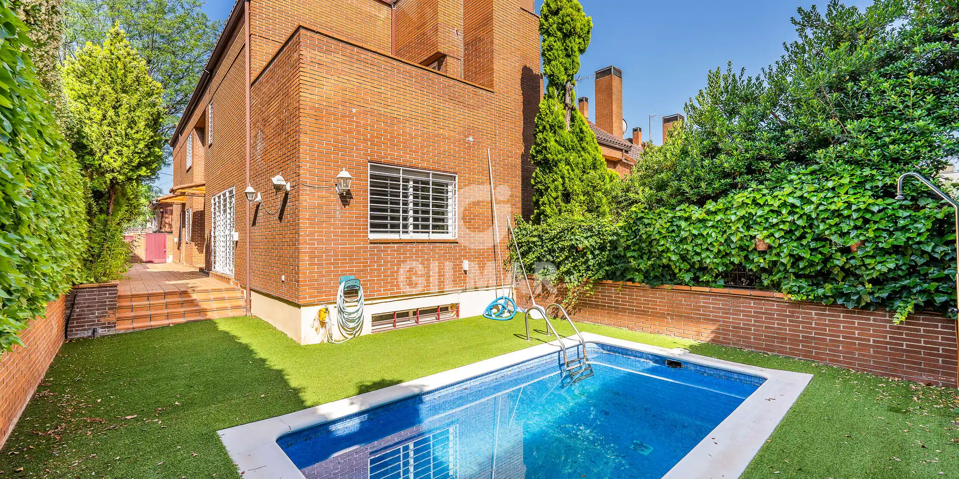 Swimming pool of Detached homes for sale in Madrid  with Heating, Private garden and Swimming Pool