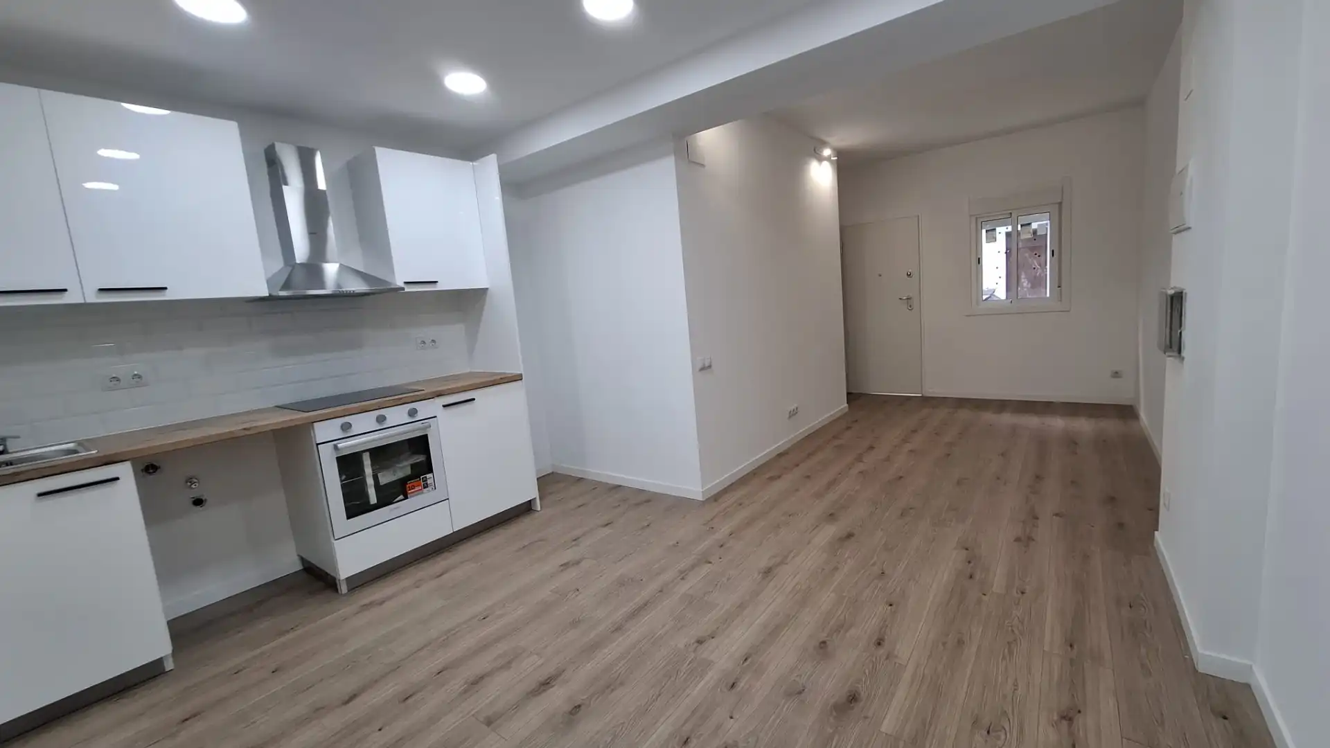 Piso en venta en Barcelona con Parquet, Horno y Alarma