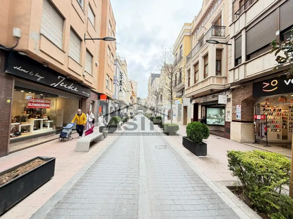 Vista exterior de Oficina de alquiler en Alzira