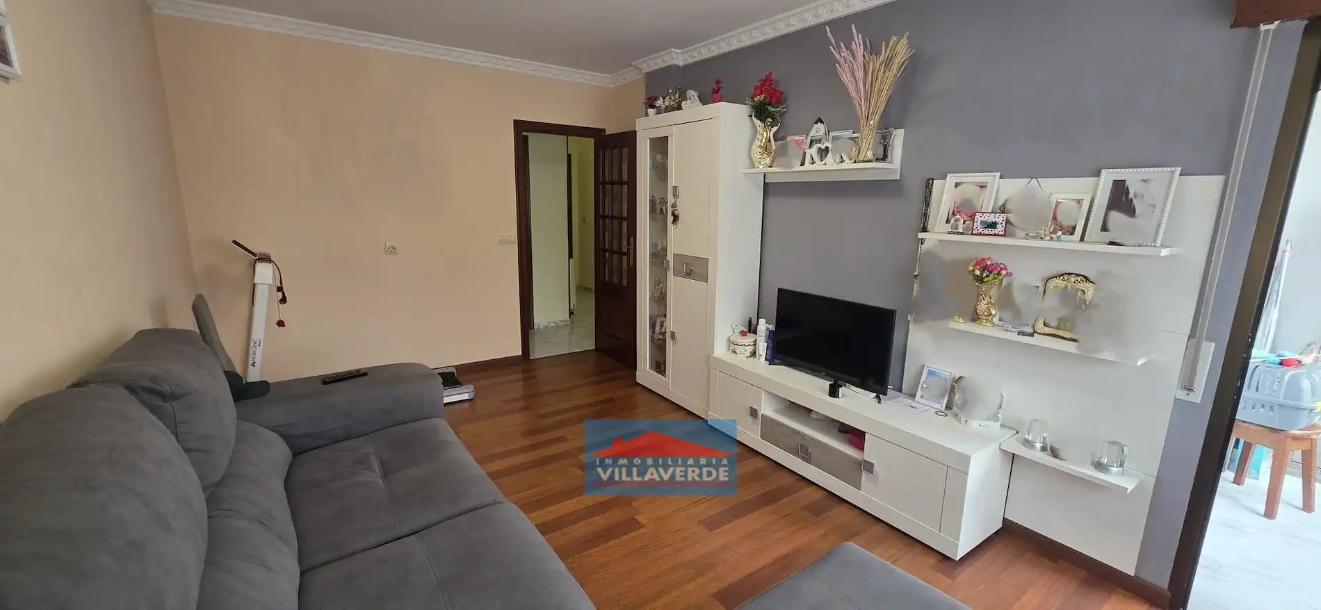 Living room of Flat for sale in Cangas   with Heating, Storage room and Furnished