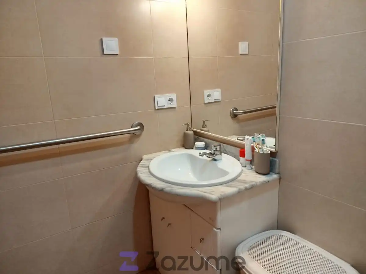 Badezimmer von Wohnungen zur Miete in Lloret de Mar mit Klimaanlage, Terrasse und Schwimmbad