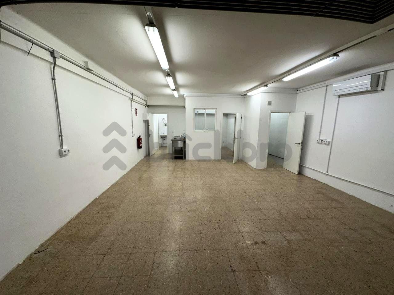 Premises for sale in  Barcelona Capital  with Air Conditioner