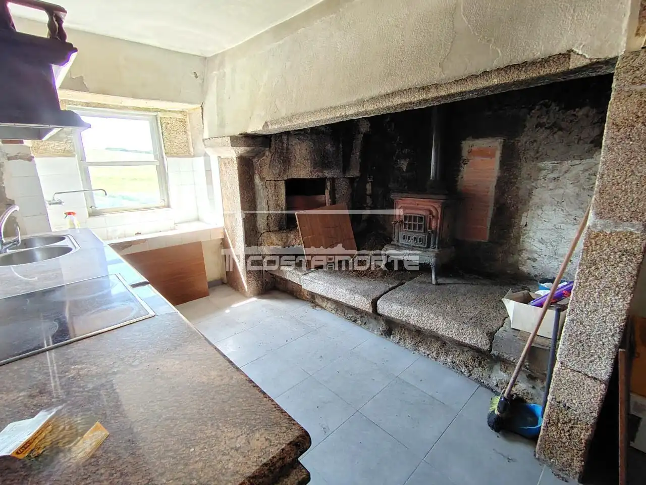 Cocina de Casa o chalet en venta en Dumbría con Jardín privado