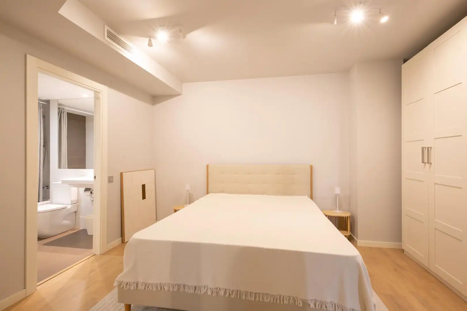 Bedroom of Duplexes for sale in Barcelona  with Parquet flooring, Furnished and Community pool