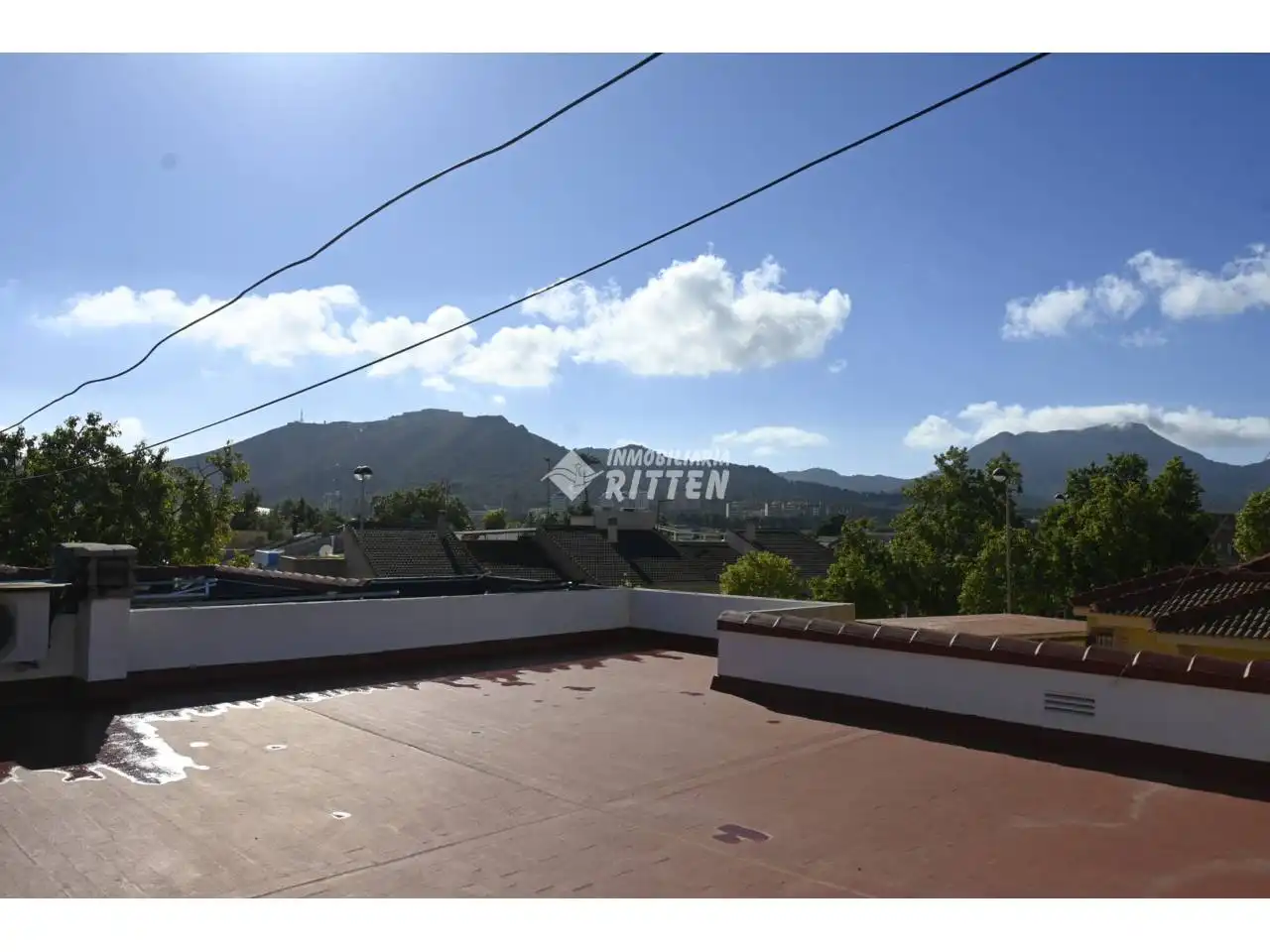 Außenansicht von Einfamilien-Reihenhaus zum Verkauf in Cartagena mit Klimaanlage, Privatgarten und Terrasse