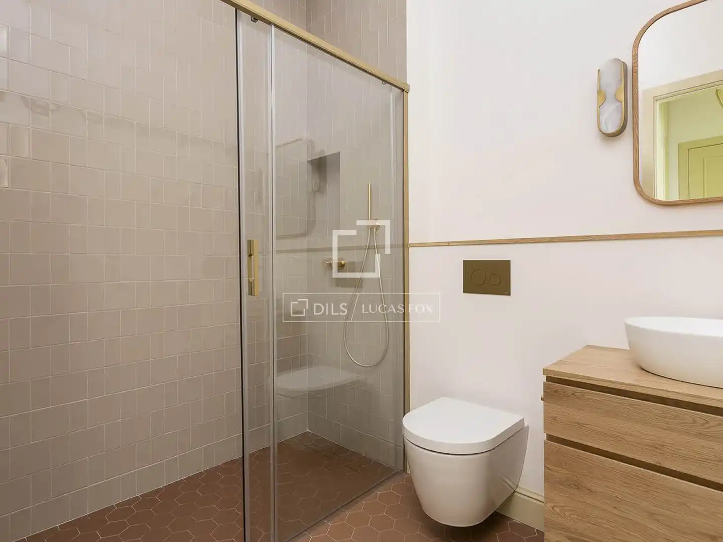 Bathroom of Flat for sale in Barcelona  with Air Conditioner, Heating and Parquet flooring