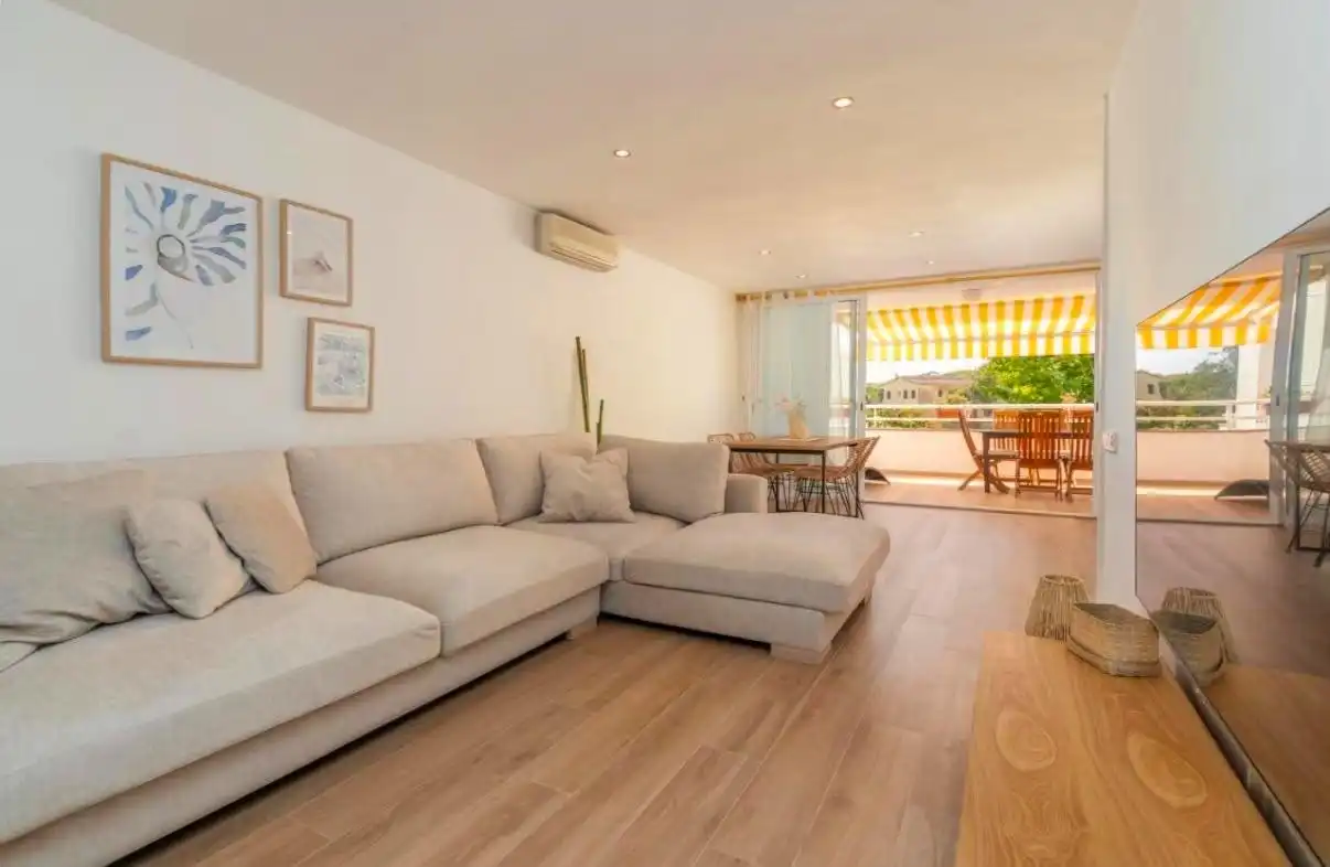 Wohnung mit Pool zum Verkauf in Carrer HORTENSIA
