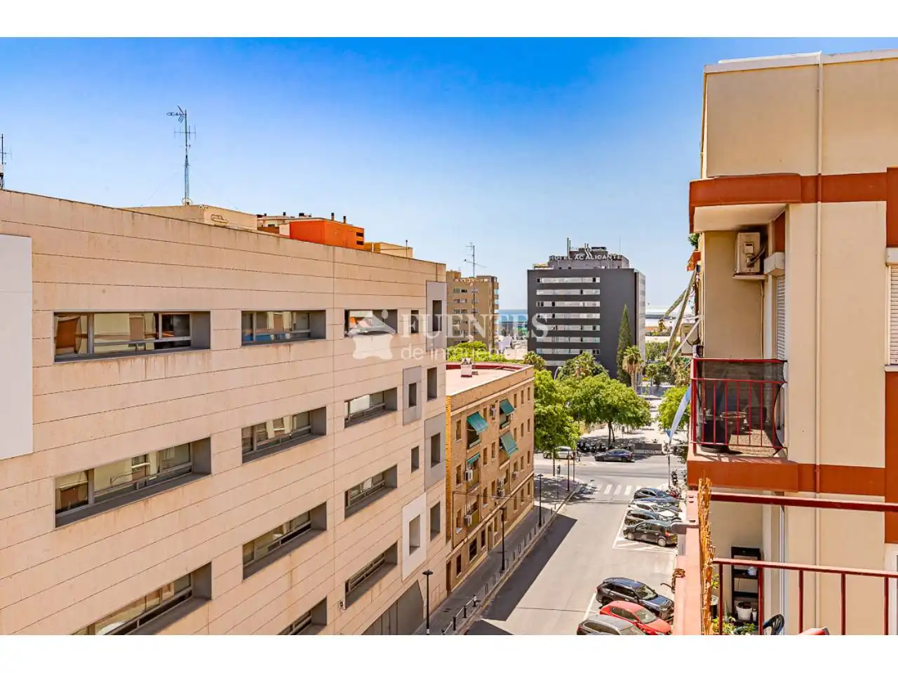 Vista exterior de Piso en venta en Alicante / Alacant con Aire acondicionado, Calefacción y Terraza