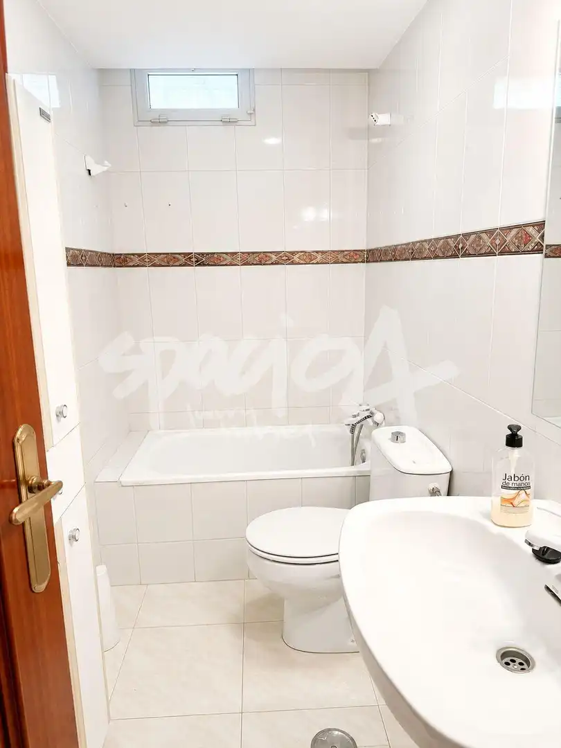Bathroom of Houses for sale in San Lorenzo de El Escorial  with Community pool