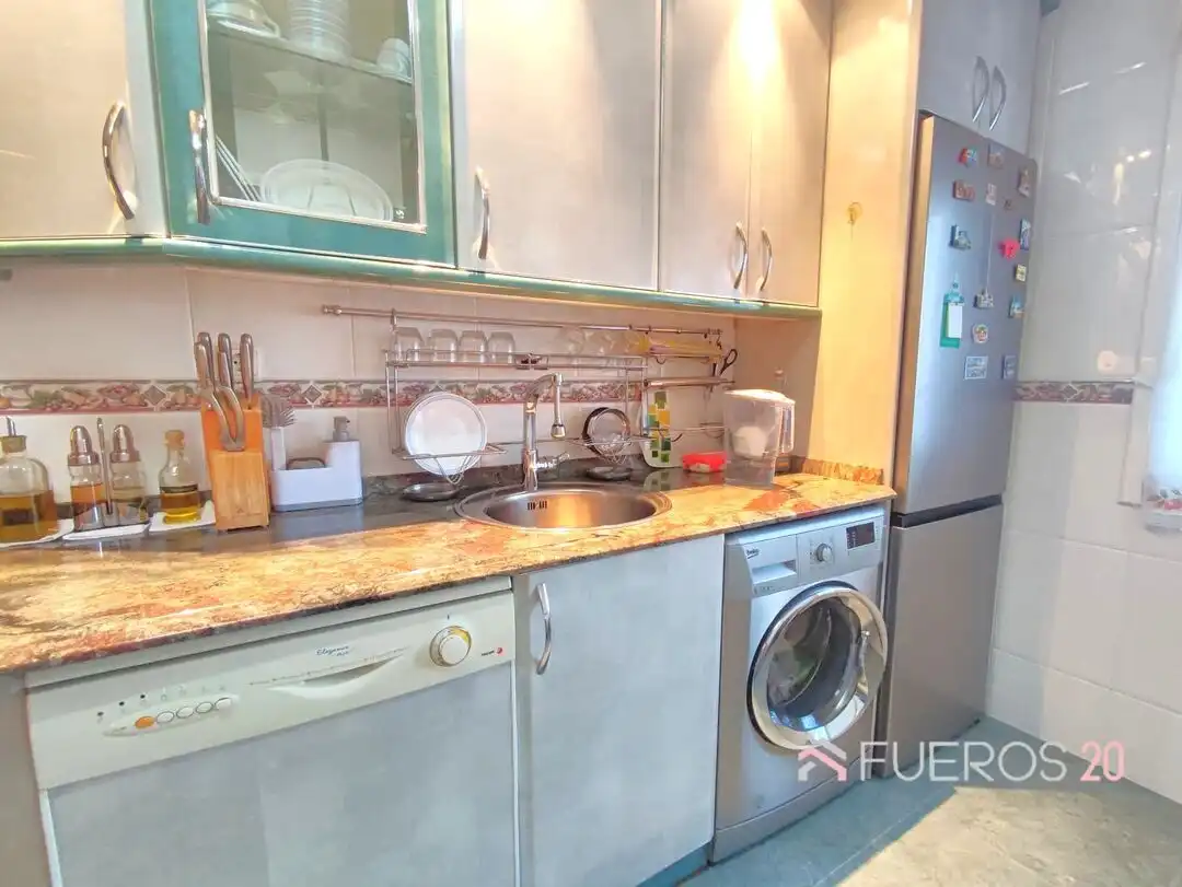 Kitchen of Flat for sale in Rontegui - Pormetxeta