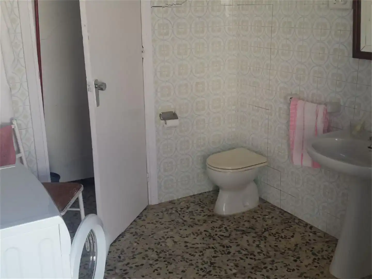 Baño de Casa adosada en venta en Santa Bárbara de Casa, Huelva