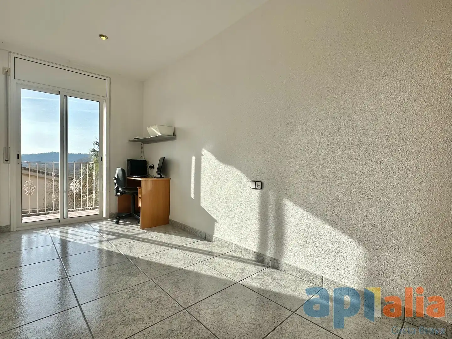 Terraced house with terrace for sale in Carrer Industrials, imagen 9