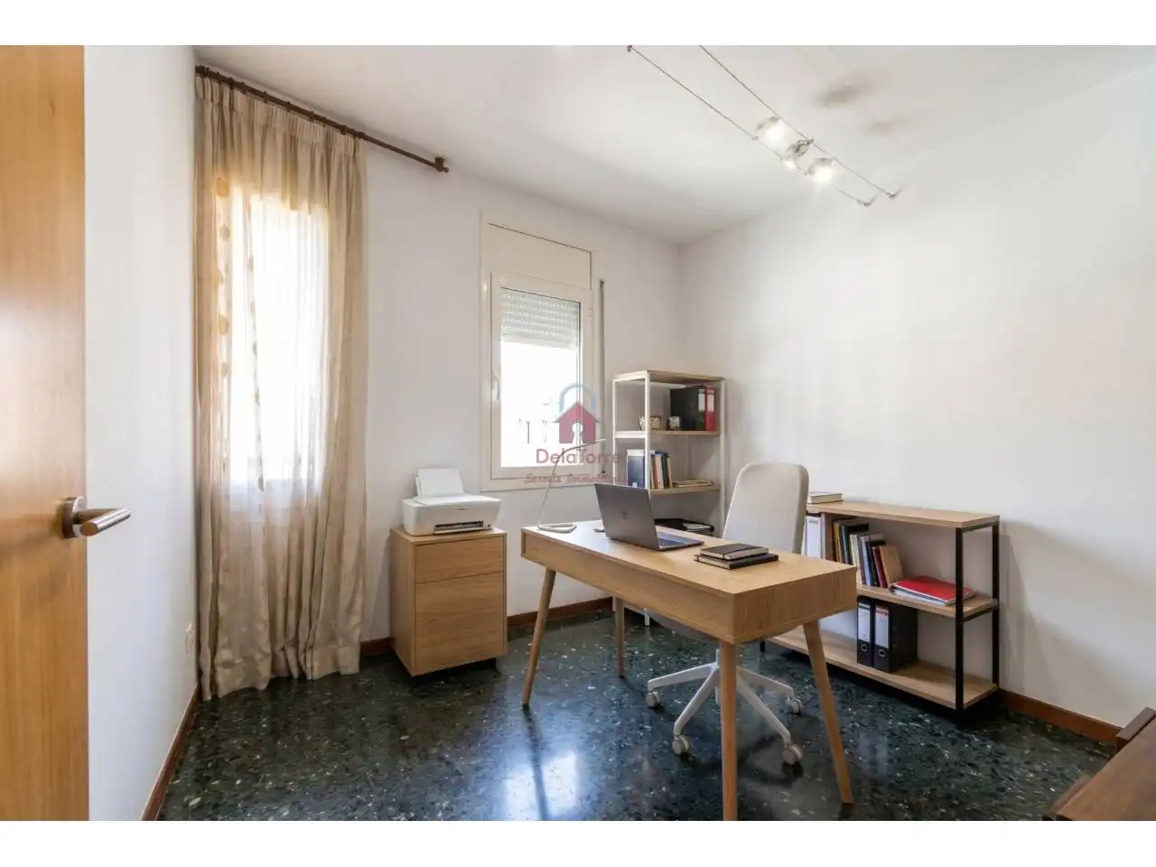 Piso en venta en Terrassa con Calefacción y Balcón