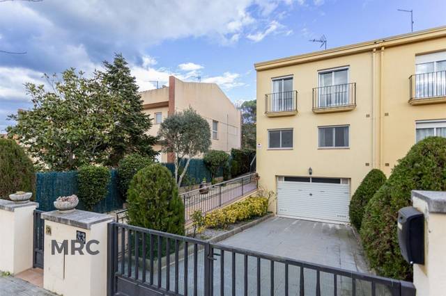 Casa adosada en Venta en Paisos Catalans, 33 en Caldes de Malavella