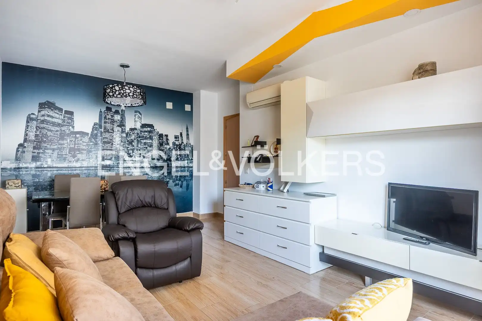 Sala de estar de Piso en venta en Sevilla con Aire acondicionado, Calefacción y Trastero