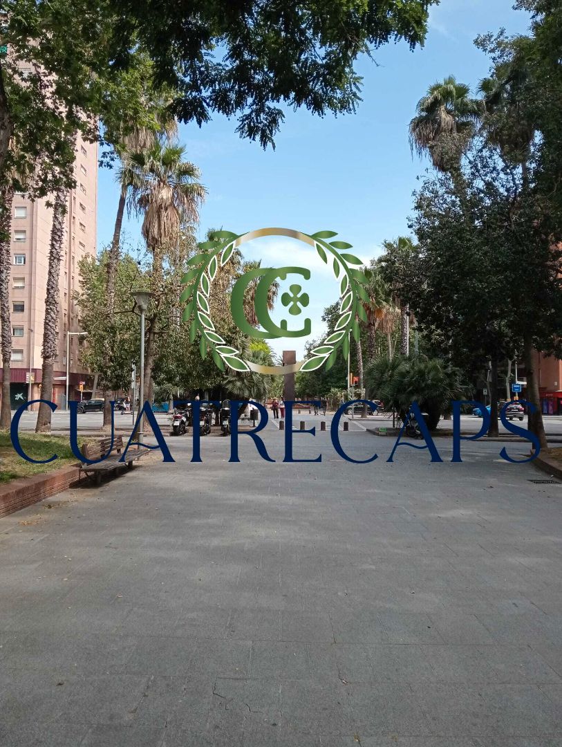 Vista exterior de Pis en venda en  Barcelona Capital amb Calefacció, Moblat i Forn