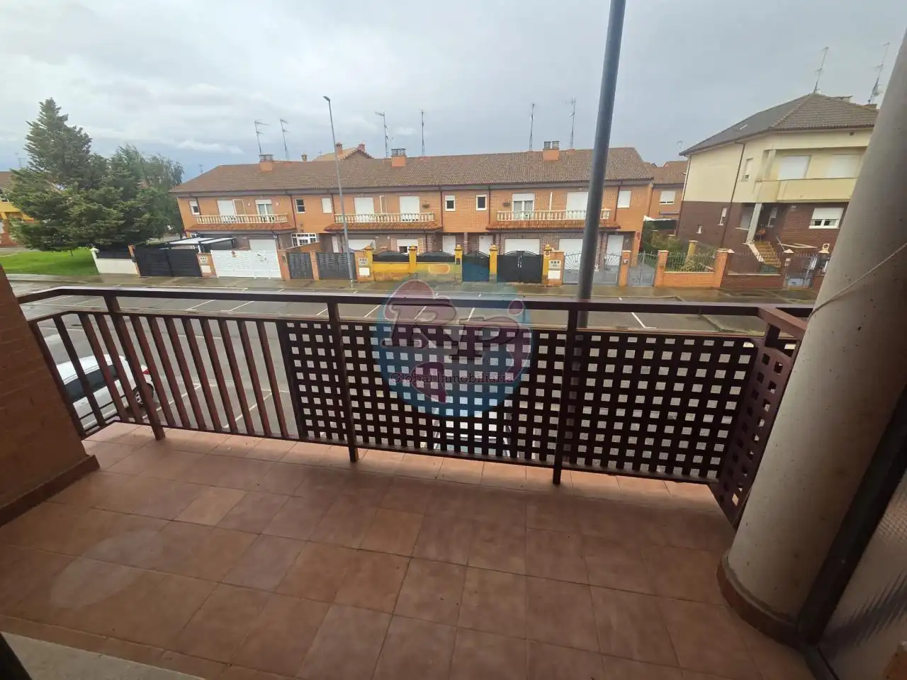 Terrassa de Apartament en venda en Valencia de Don Juan amb Calefacció, Parquet i Terrassa