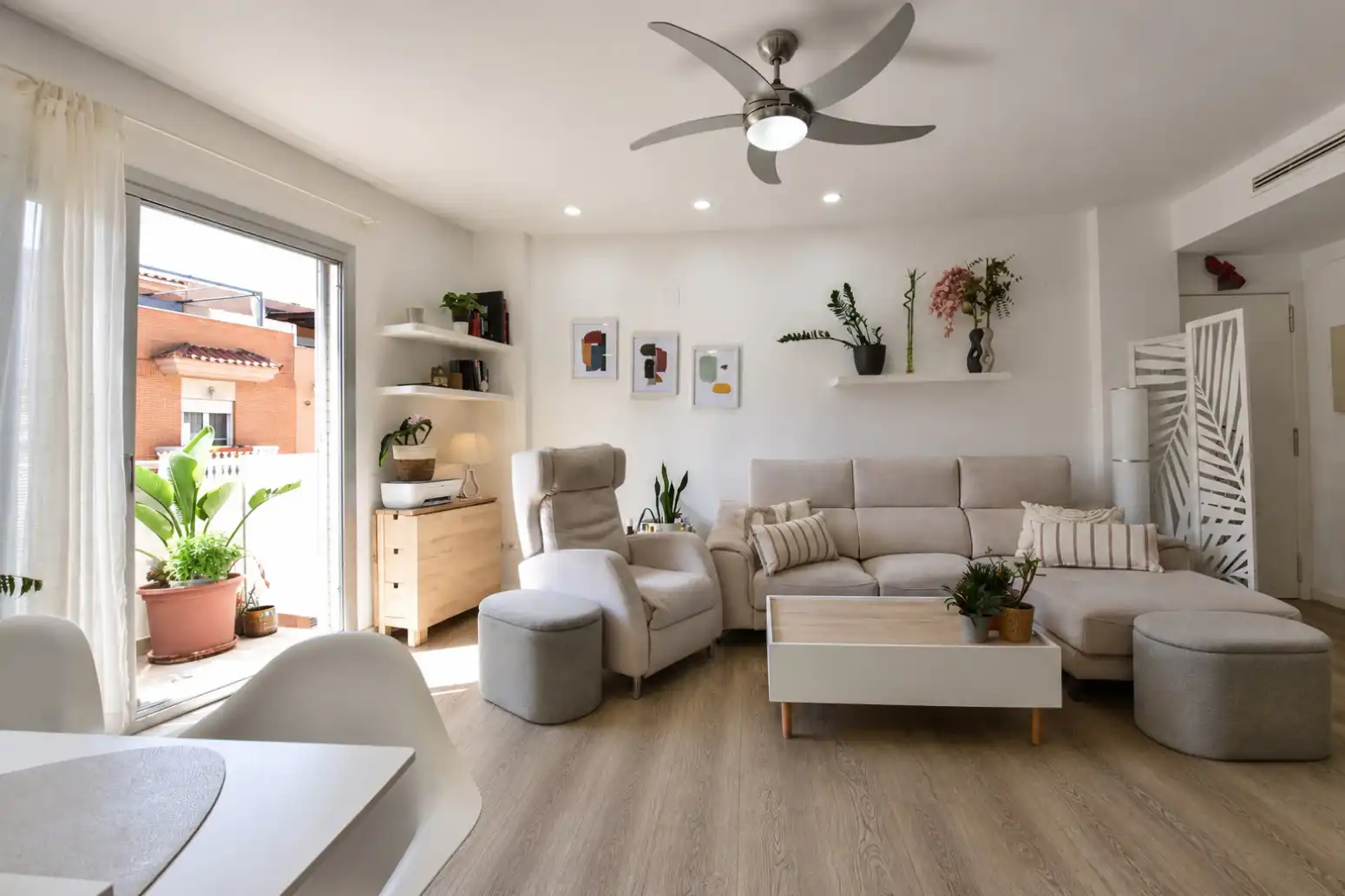 Living room of Flat for sale in Rafelbuñol / Rafelbunyol  with Heating, Furnished and Balcony