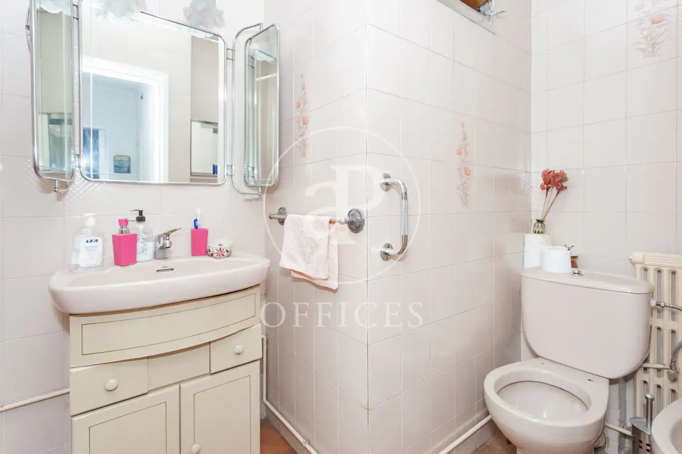 Baño de Oficina en venta en Madrid con Calefacción