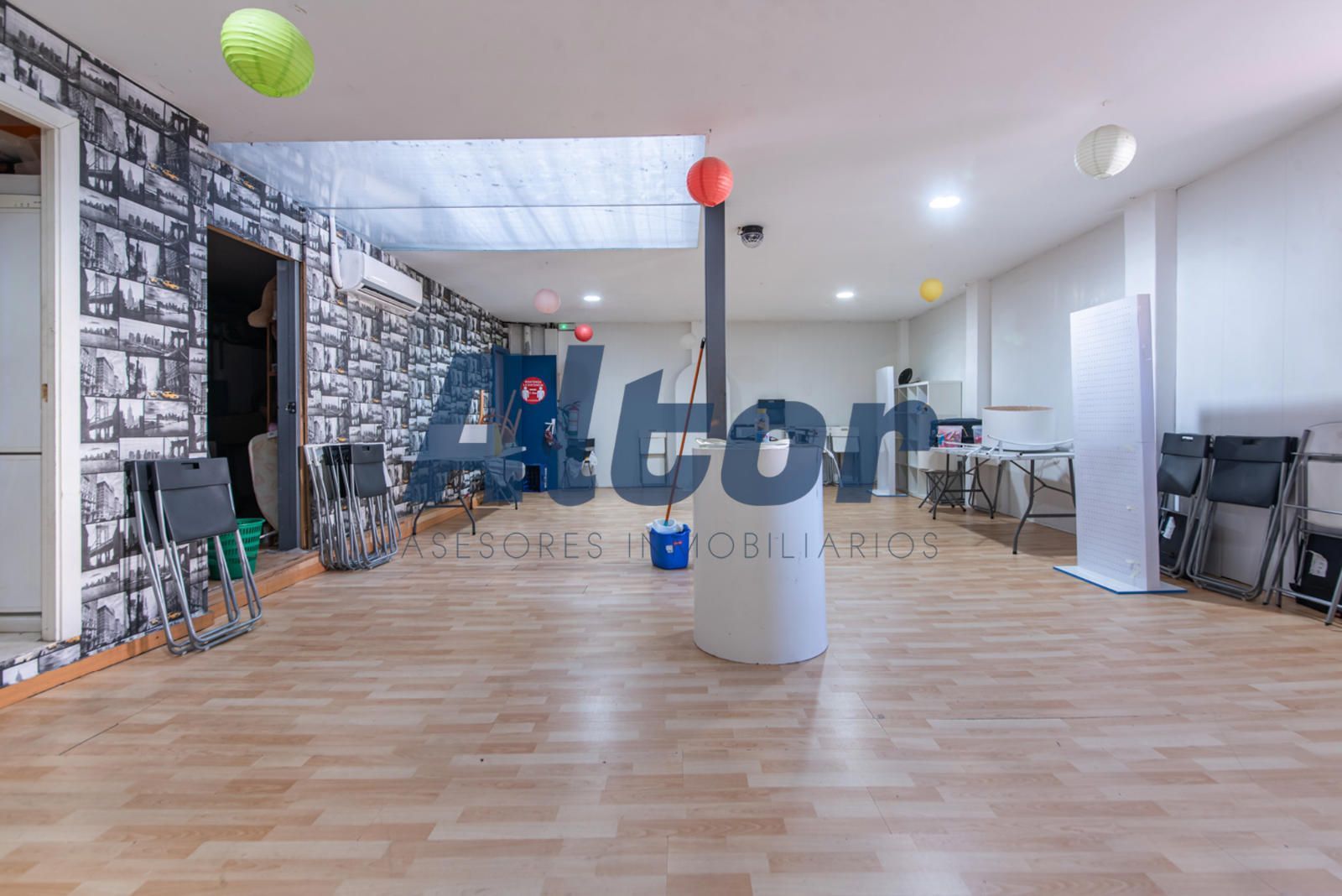 Premises for sale in  Madrid Capital  with Air Conditioner