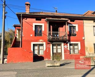 Vista exterior de Casa adosada en venda en Bareyo amb Traster