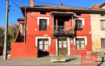 Vista exterior de Casa adosada en venda en Bareyo amb Traster