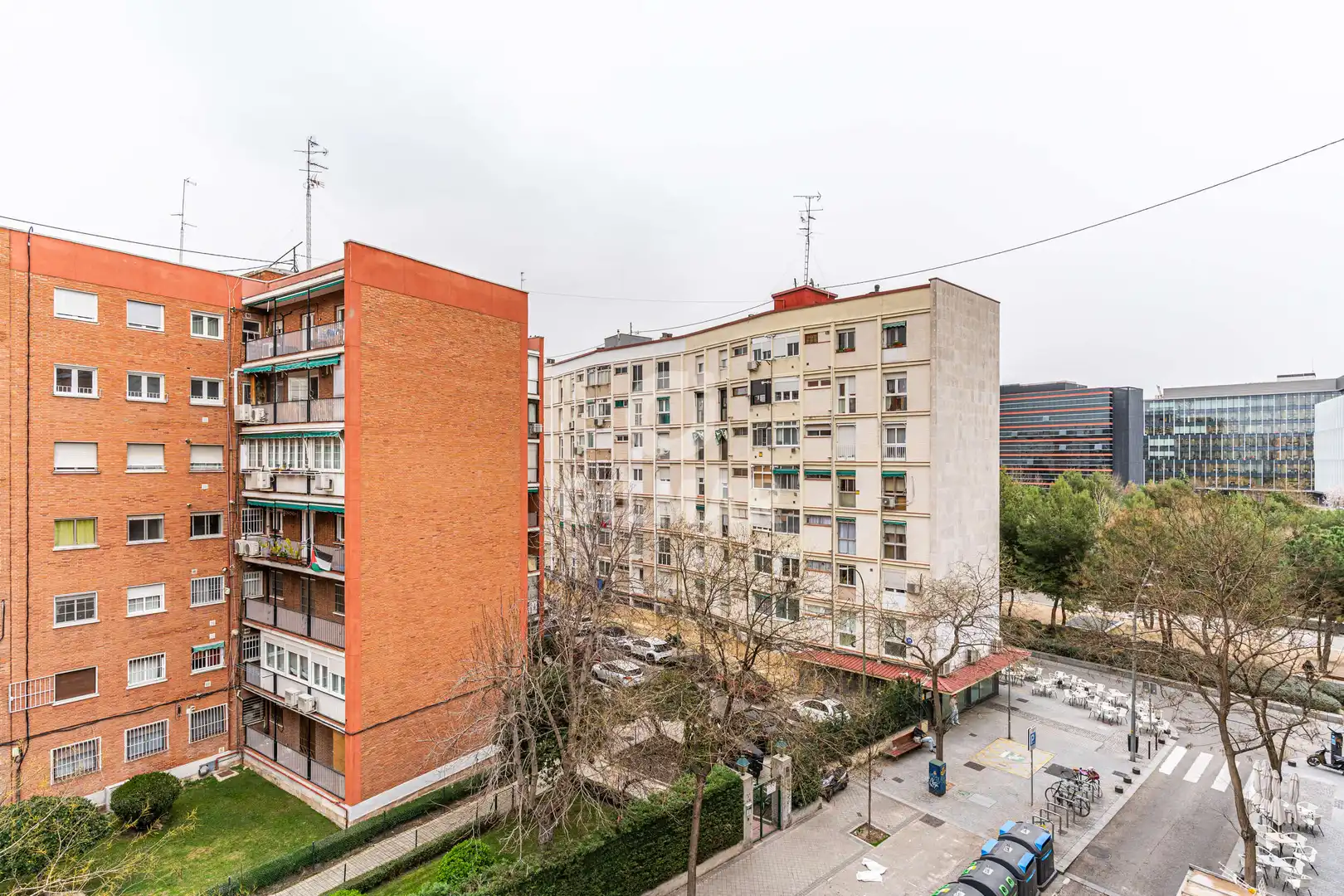 Vista exterior de Piso en venta en Madrid con Calefacción