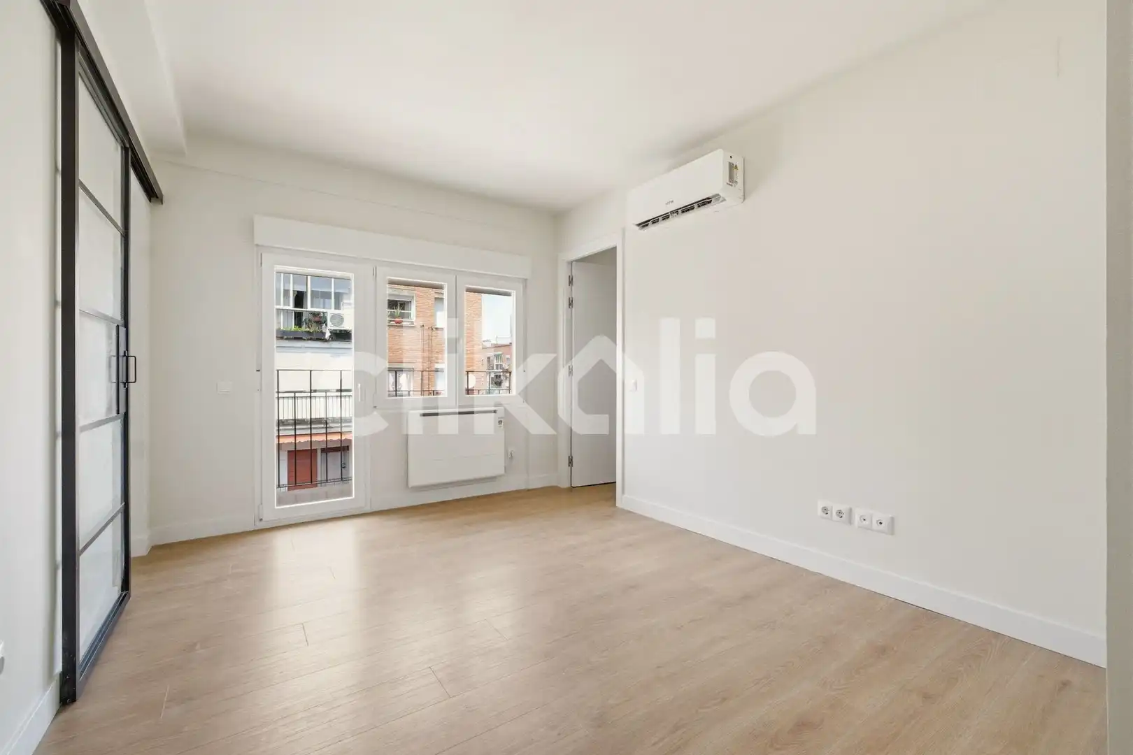 Habitación de Piso en venta en  Madrid Capital con Aire acondicionado, Calefacción y Terraza