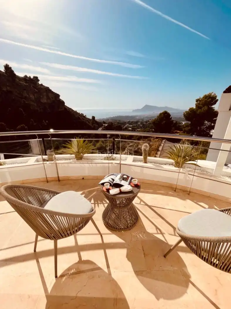 Casa con piscina en venta en Calle Peñas Rojas 36, imagen 2