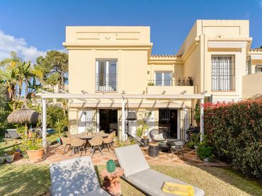 Villa con balcone in vendita a Calle la Pacheca Alta 22