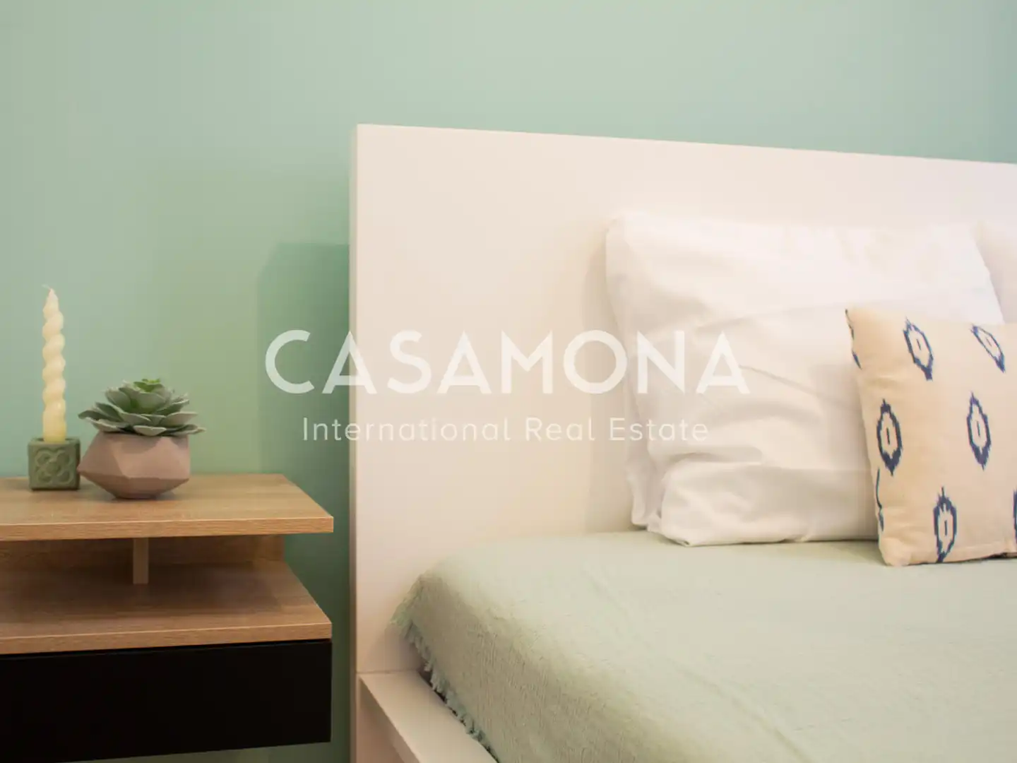 Bedroom of Apartments for rent in Barcelona