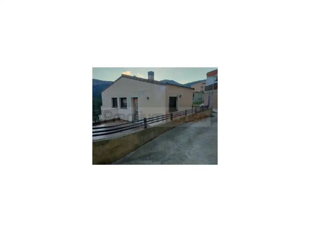 Vista exterior de Edificio en venta en Capafonts