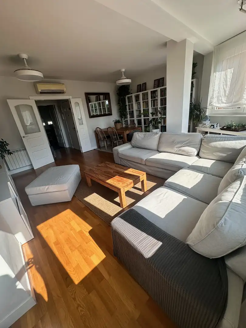 Living room of Flat for sale in Madrid  with Air Conditioner, Parquet flooring and Storage room