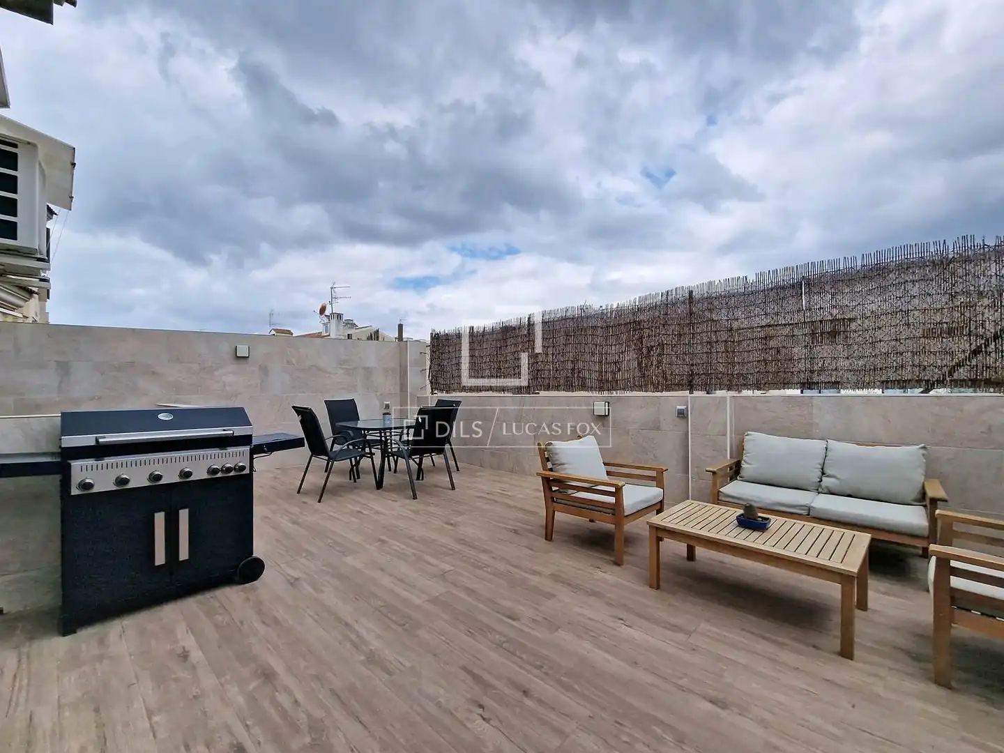 Terrasse von Haus oder Chalet zum Verkauf in Vilanova i la Geltrú mit Klimaanlage, Heizung und Parkett