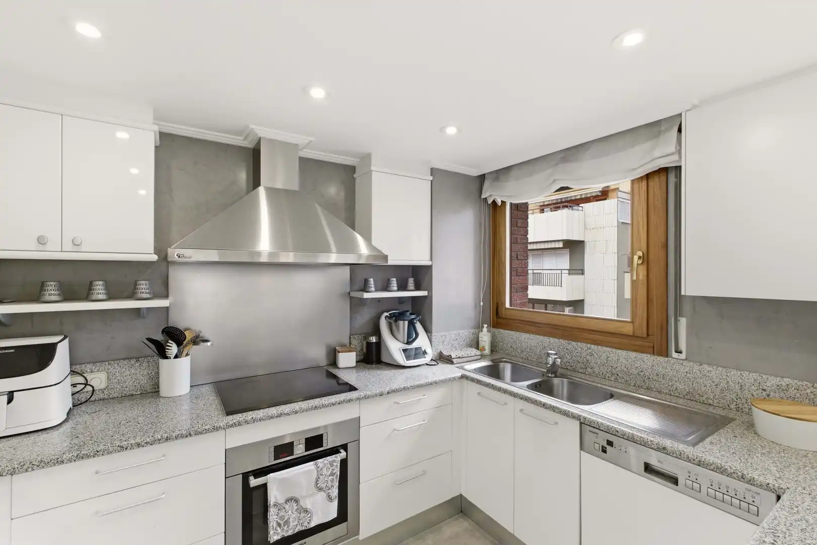 Kitchen of Duplexes for sale in Girona  with Air Conditioner, Heating and Terrace