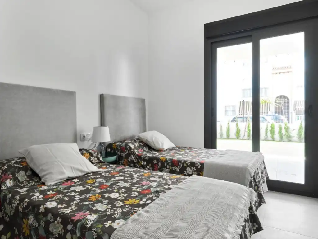 Bungalow con piscina en venta en Calle Nicolas Copernico, imagen 30