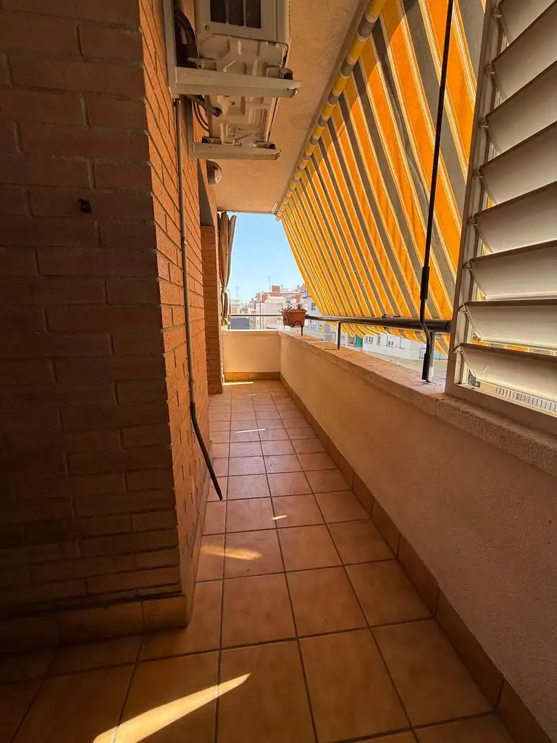 Terraza de Piso en venta en L'Hospitalet de Llobregat con Balcón