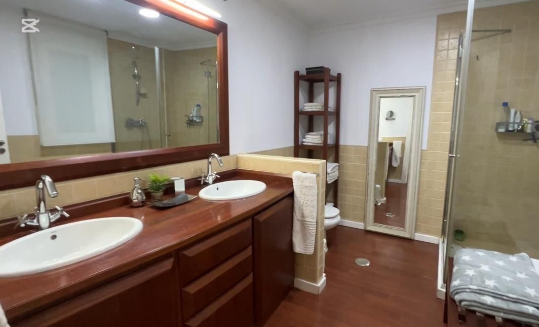 Baño de Piso en venta en Plasencia con Aire acondicionado, Calefacción y Terraza