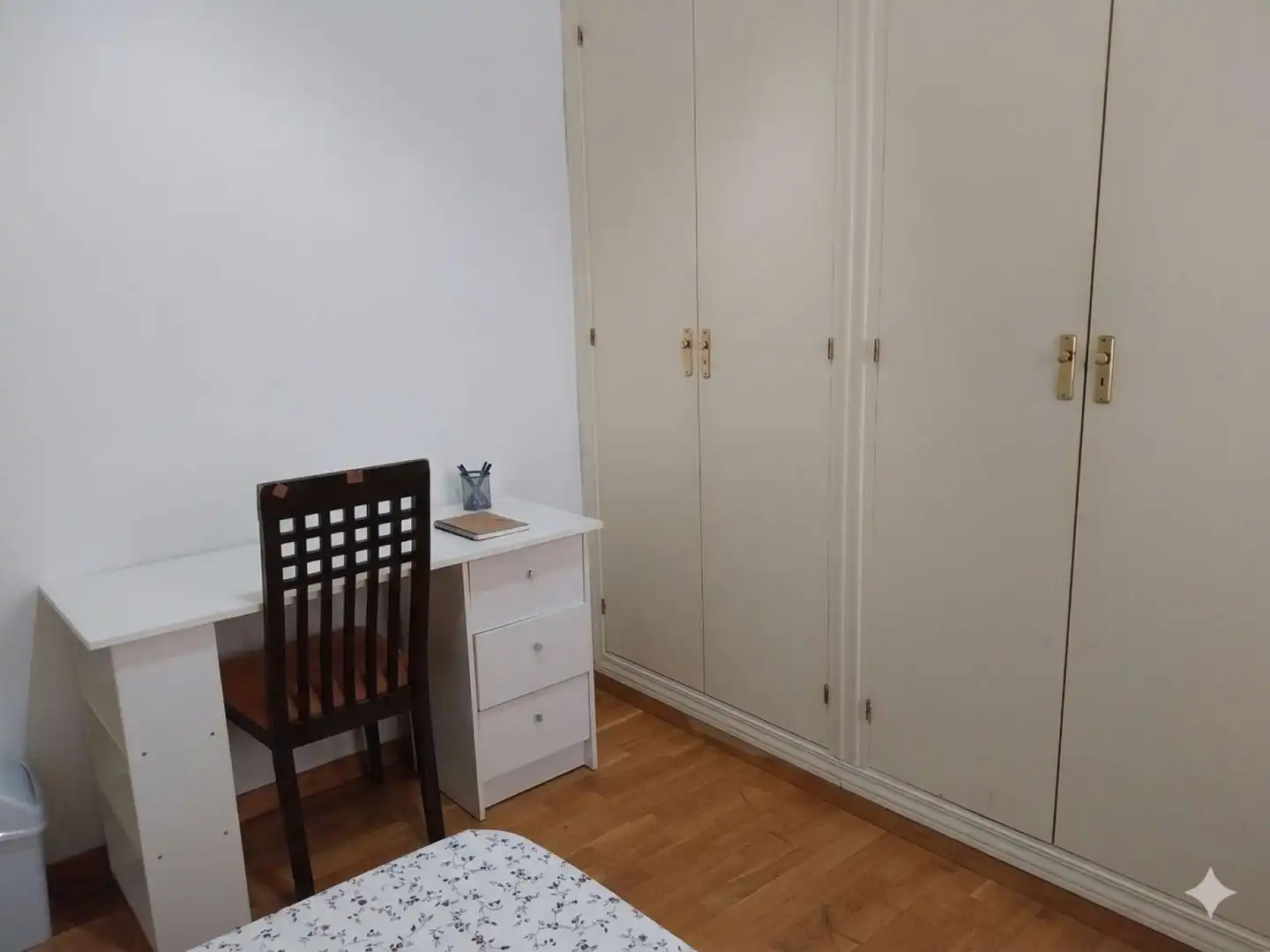 Bedroom of Flat for share in Madrid  with Air Conditioner, Heating and Terrace