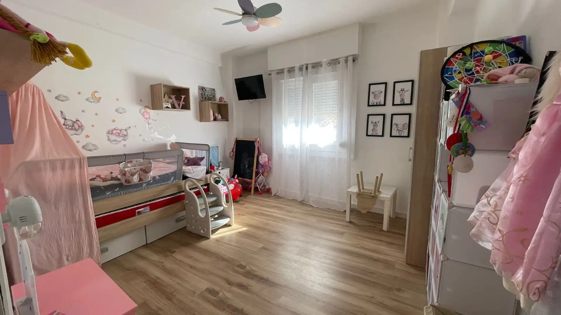 Dormitori de Casa o xalet en venda en Alfarrasí amb Aire condicionat, Terrassa i Moblat