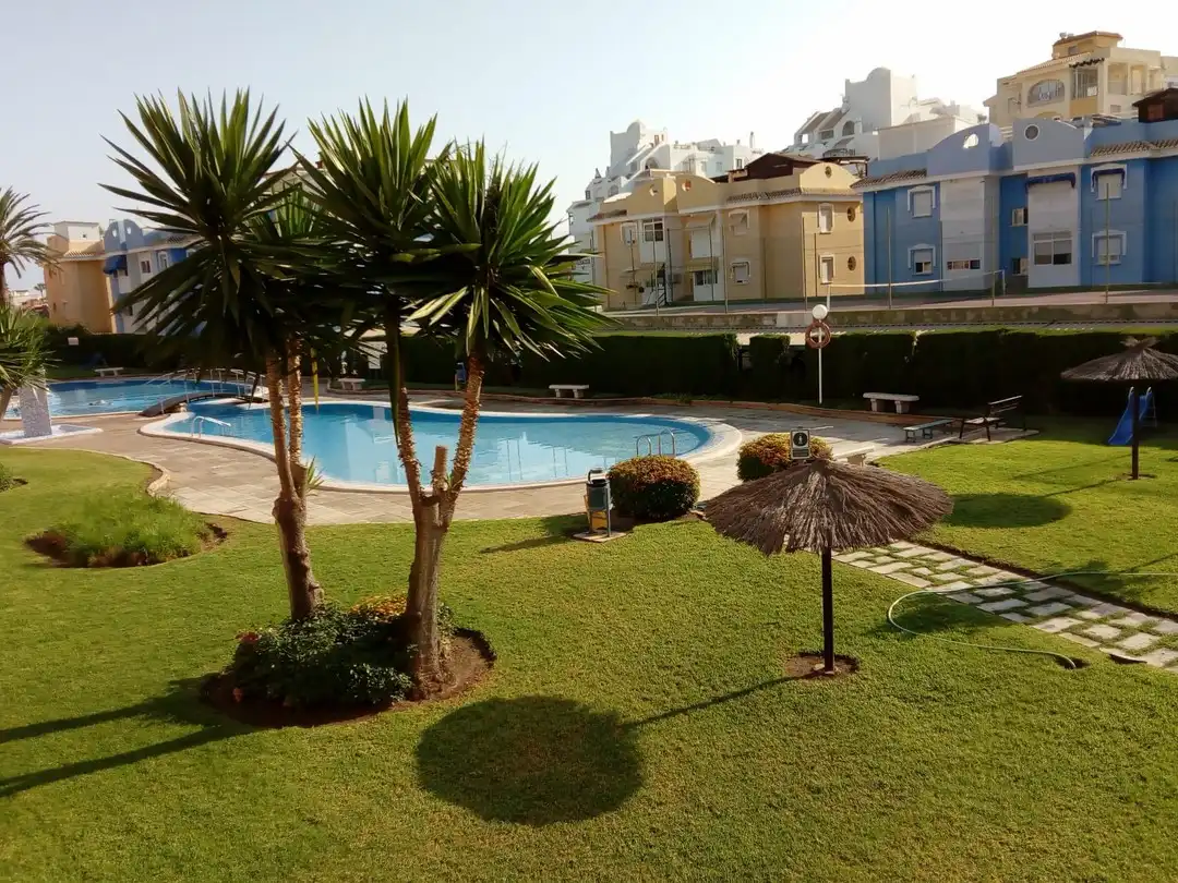 Piscina de Apartamento en venta en Xeraco con Terraza, Trastero y Amueblado