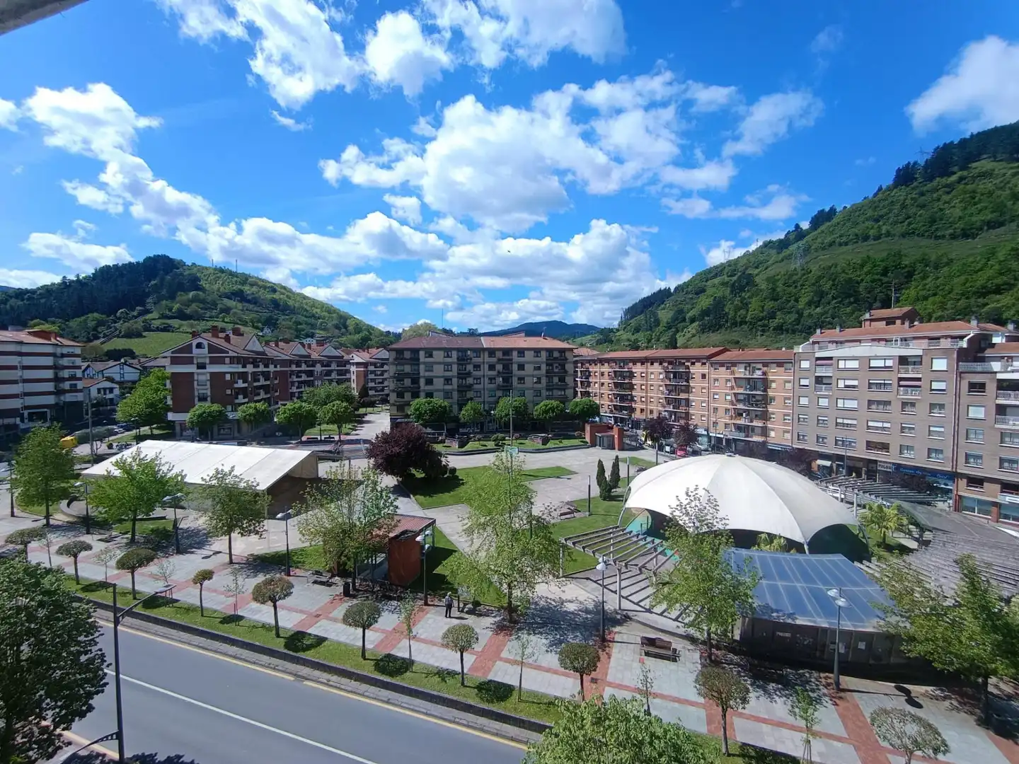 Vista exterior de Pis en venda en Güeñes amb Traster, Moblat i Balcó